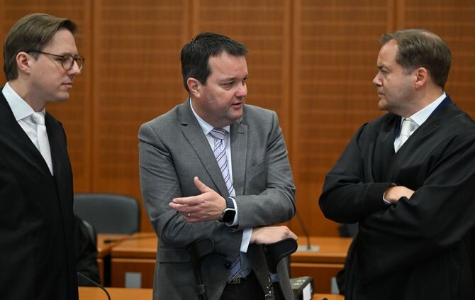 Prozess gegen den DFB und Ex-Schatzmeister Osnabrügge