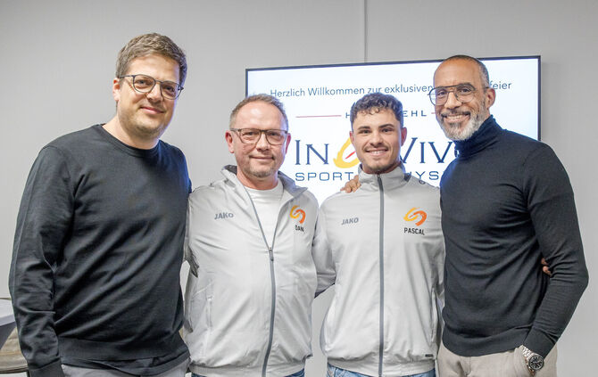 Dr. Mario Bucher, Daniel Jeutter und Pascal Habermehl, Prof. Dr. Raymond Best (von links) im Invivo Winnenden.