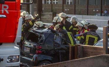 Schwerer Verkehrsunfall in Cannstatt auf der Pragstraße_0