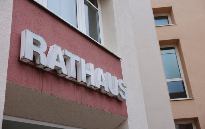 Muss dringend saniert werden: Das Rathaus von Leutenbach.