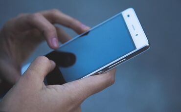 Wie viele Smartphones und Tablets gestohlen wurden, ist bisher unklar (Symbolfoto).