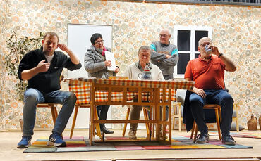 Das neue Stück "Dr' ledige Bauplatz" feiert am Samstag Premiere.