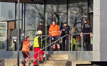 Chlorgasaustritt in Hallenbad – mehrere Verletzte