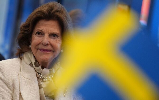 Königin Silvia von Schweden besucht  Demenzstation