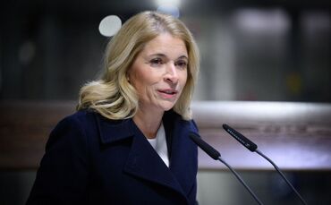 Bahnchefin Evelyn Palla will nach dem tödlichen Angriff auf einen Zugbegleiter einen Sicherheitsgipfel mit den Sicherheitsverant