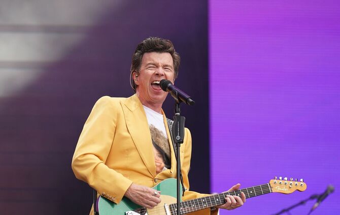 Kultsänger Rick Astley wird 60: «Ich habe eine Rockband»