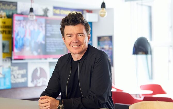 Kultsänger Rick Astley wird 60: «Ich habe eine Rockband»