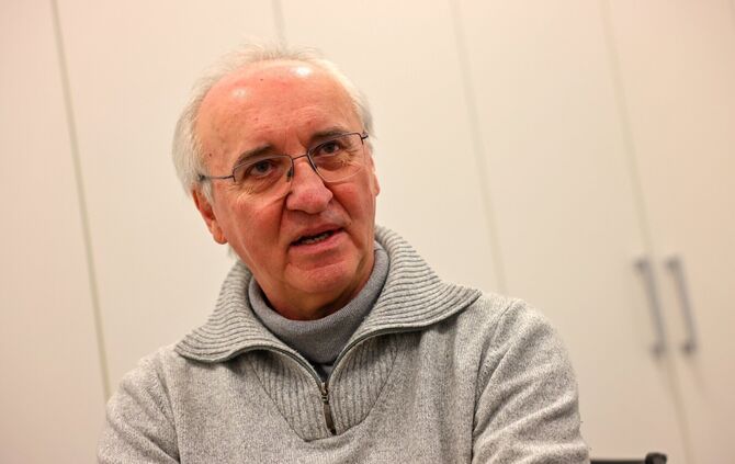 Dr. Harald Bareth (66) hat in seinem Ruhestand eine neue Praxis für Schmerzbestrahlung in Waiblingen eröffnet.