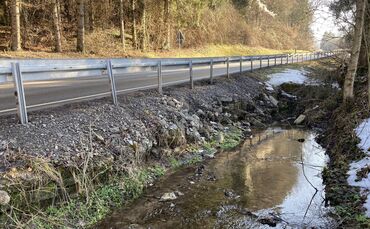 Die Natursteinmauer ist provisorisch gesichert.