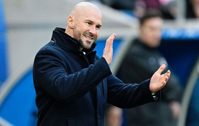 Trainer Christian Ilzer fordert mit der TSG Hoffenheim den Rekordmeister FC Bayern heraus. (Archivbild)