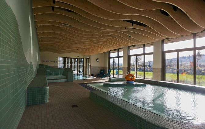 Das neue Hallenbad "Das W" am Bildungszentrum Weinstadt wurde im September 2025 nach rund zwei Jahren Bauzeit eröffnet. Unser Bi