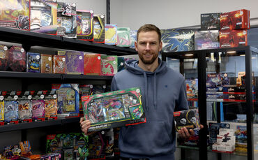 Pascal Janovsky verkauft seit Oktober 2025 Sammelkarten.