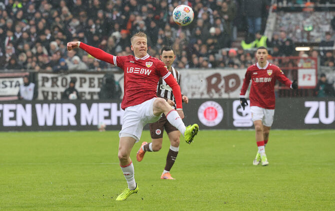 Chris Führich verursachte den Elfmeter zum 2:0 für St. Pauli.