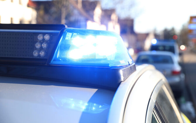 Am Samstag war die Polizei bei gleich zwei Unfällen auf der B14 im Einsatz.