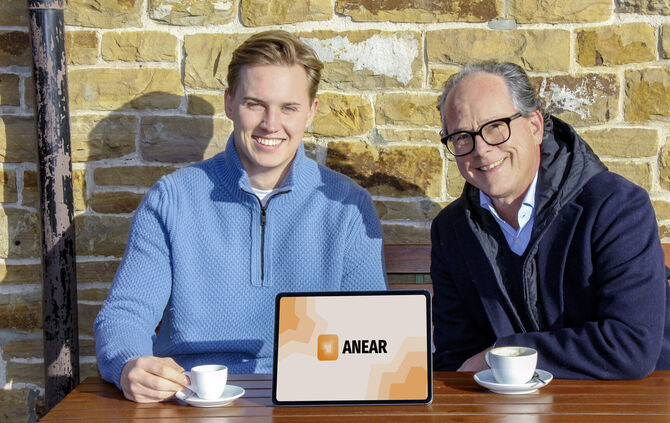 Maic Mattis und Markus Andreas Thies haben die App "Anear" entwickelt.