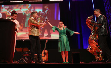 Bürgermeister Holger Niederberger und Landrat Dr. Richard Sigel haben für die Gala zur Eröffnung der Winterkulturtage ins obere 