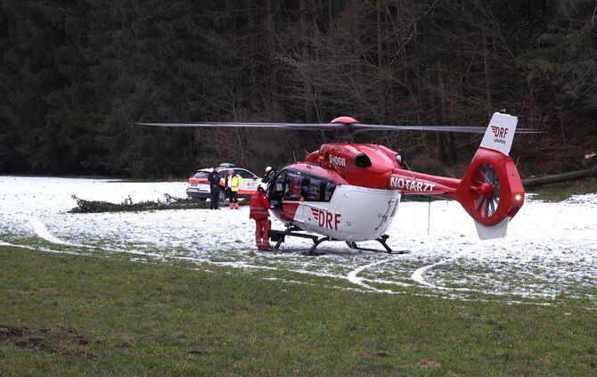 Laut Polizei hat sich die verletzte Person das Bein gebrochen.