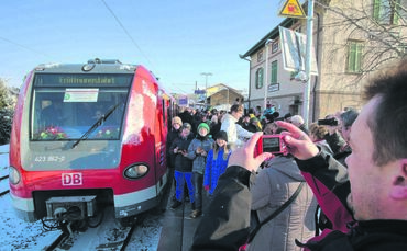Damals herrschte noch Freude pur: Im Dezember 2012 nahm die S4 Backnang-Marbach-Stuttgart den Betrieb auf. Im Februar und März g
