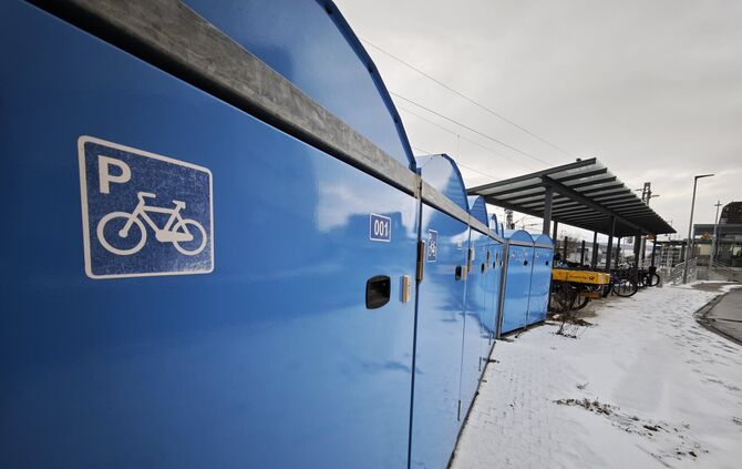 Abschließbare Fahrradboxen am Bahnhof Stetten-Beinstein in Endersbach.