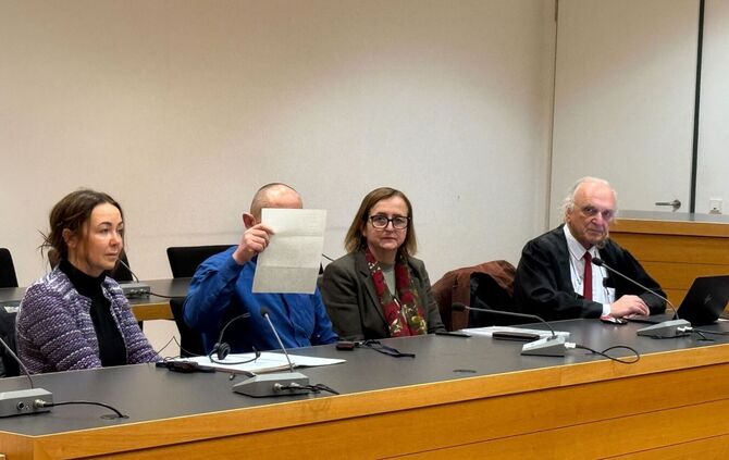 Mann soll alte Menschen in Krankenhäusern bestohlen haben