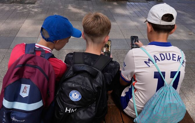 Diskussion um Social-Media-Verbot für Schüler