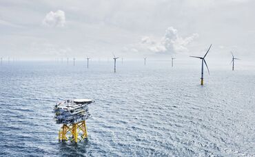 Windräder auf dem Meer (Symbolbild).