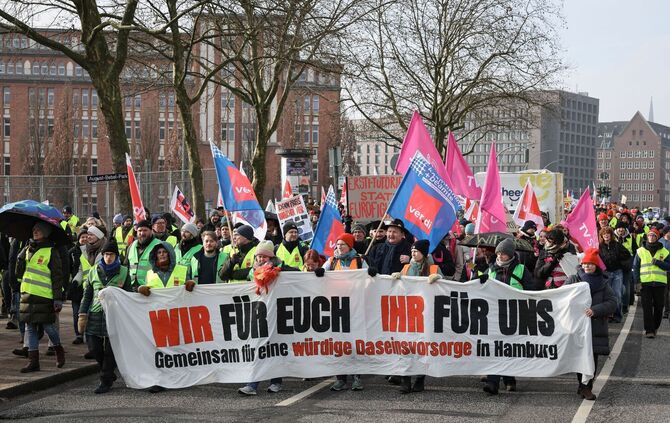 Warnstreik der Gewerkschaften - Hamburg