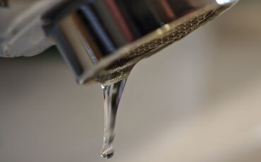 Symbolfoto: Trinkwasser wird teurer.