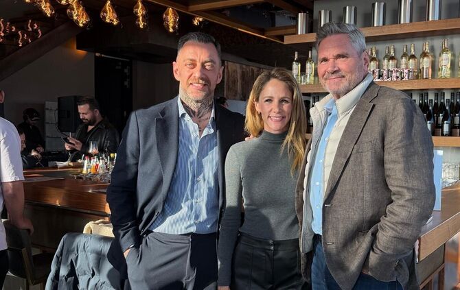 Freuen sich über die gelungene Eröffnung der "VONACHT Location": Serdar Vona, Monika Svendsen und Gerald Feig (von links).