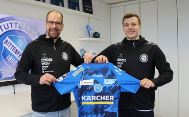 Marco Mengon mit TVB-Geschäftsführer Jürgen Schweikardt (links im Bild).