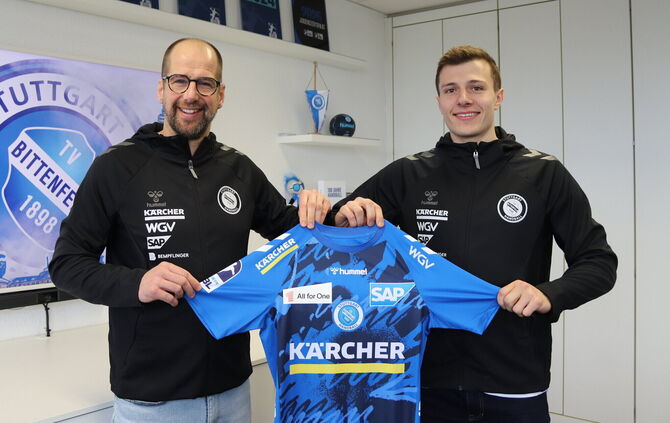 Marco Mengon mit TVB-Geschäftsführer Jürgen Schweikardt (links im Bild).