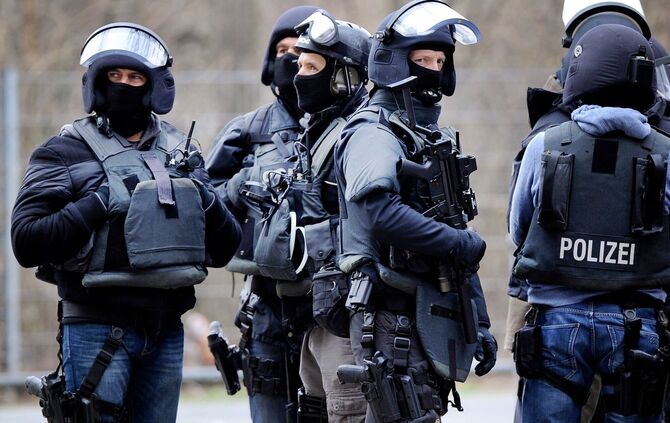 Das SEK hatte die Wohnung umstellt. (Symbolbild)