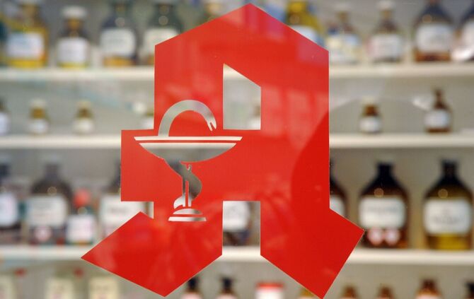 Darf dm apothekenpflichtige Medikamente online verkaufen. (Foto Illustration)