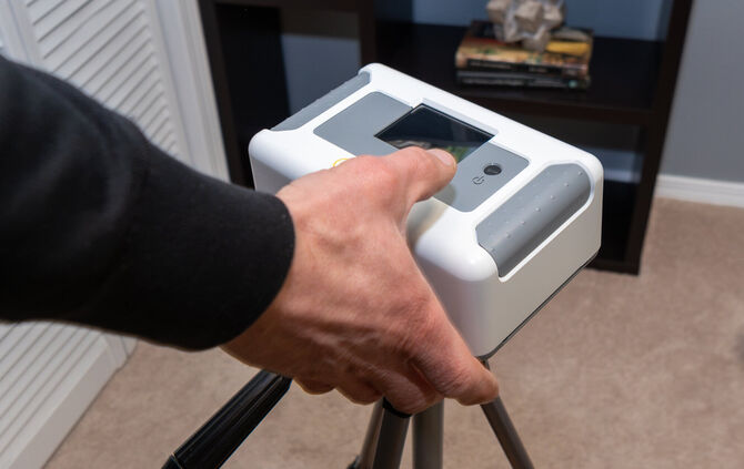 Radonkontrolle? Mit Geräten wie jenem im Bild kann die Belastung gemessen werden.