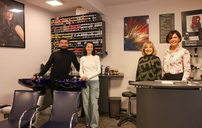 Aysegül Avkiran (rechts) hat den Salon in der Hetzelgasse 11 von Elisabeth Kusch, die in Schorndorf unter dem Namen "Lissy" beka