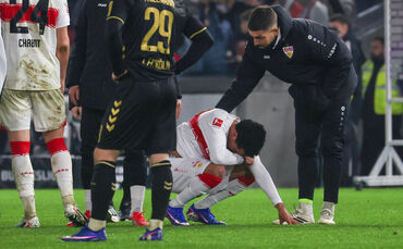 VfB-Profi Tiago Tomas brach nach dem Köln-Spiel in Tränen aus.
