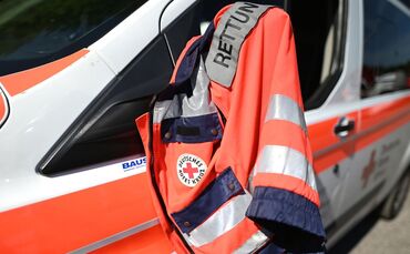 Drei Menschen mussten vom Rettungsdienst medizinisch versorgt werden. (Symbolbild)