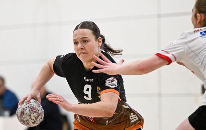 Paula Hofer überzeugte im zweiten Durchgang, die klare Niederlage in Rödertal indes verhinderten auch ihre vier Tore nicht.