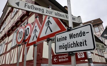 Die Vollsperrung eines Teils der Ortsdurchfahrt von Strümpfelbach beginnt am Montag, 16. Februar 2026. Insgesamt dauern die Baua