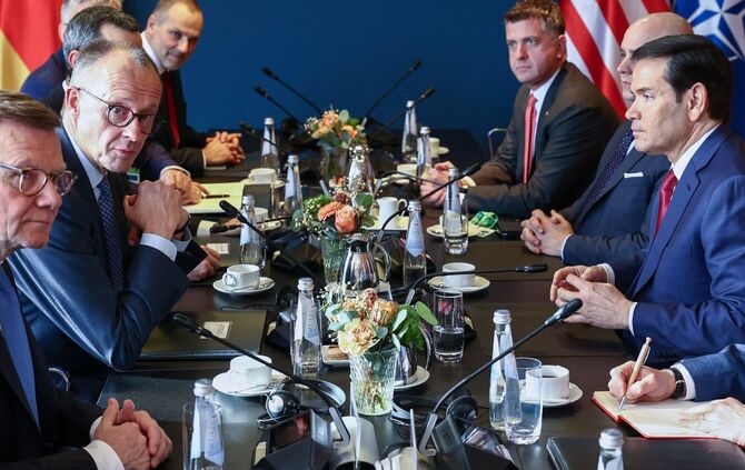 «Zwischen Europa und den Vereinigten Staaten von Amerika hat sich eine Kluft, ein tiefer Graben aufgetan», konstatierte Kanzler