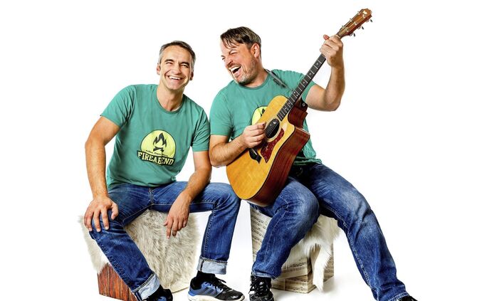 Thomas Weber und James Geier bieten dem Publikum im Kino Universum mit ihrem Programm "FireAbend" einen ganz besonderen Kinoaben