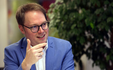 Vor vier Jahren wurde Sebastian Wolf als Oberbürgermeister gewählt (Halbzeit-Bilanz).