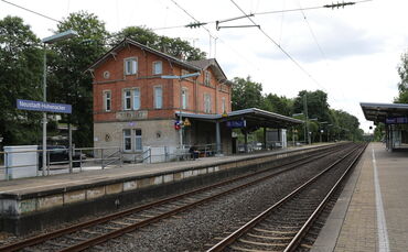Ein 45-Jähriger war auf den Gleisen am Bahnhof Neustadt (Symbolfoto).