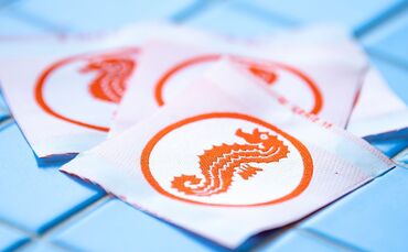 Hoch ist vor allem die Nachfrage nach Angeboten zum Schwimmenlernen. (Archivbild)