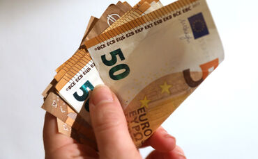 Der Mann rechnete mit einem Gewinn in Höhe von 750.000 Euro – und zahlte dafür eine niedrige sechsstellige Summe (Symbolfoto).