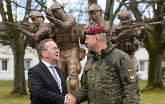 Verteidigungsminister Pistorius besucht Kommando Spezialkräfte