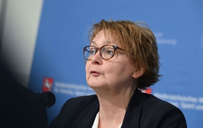 Pressekonferenz mit Niedersachsens Innenministerin Behrens (SPD)