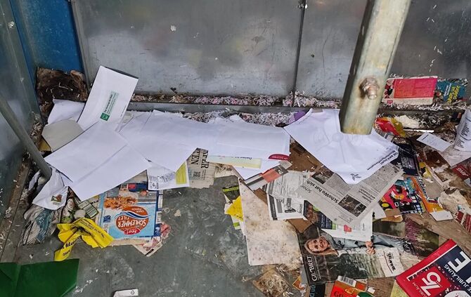 In diesem Urbacher Altpapiercontainer lagen rund 35 Briefe.