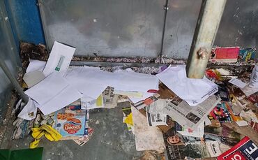 In diesem Urbacher Altpapiercontainer lagen rund 35 Briefe.