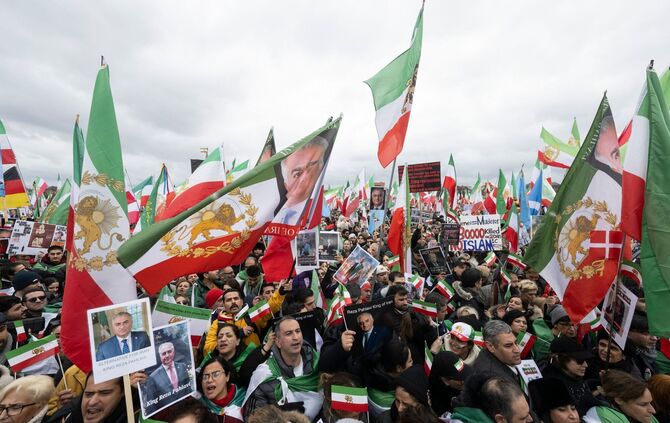 Demonstration gegen Irans Führung